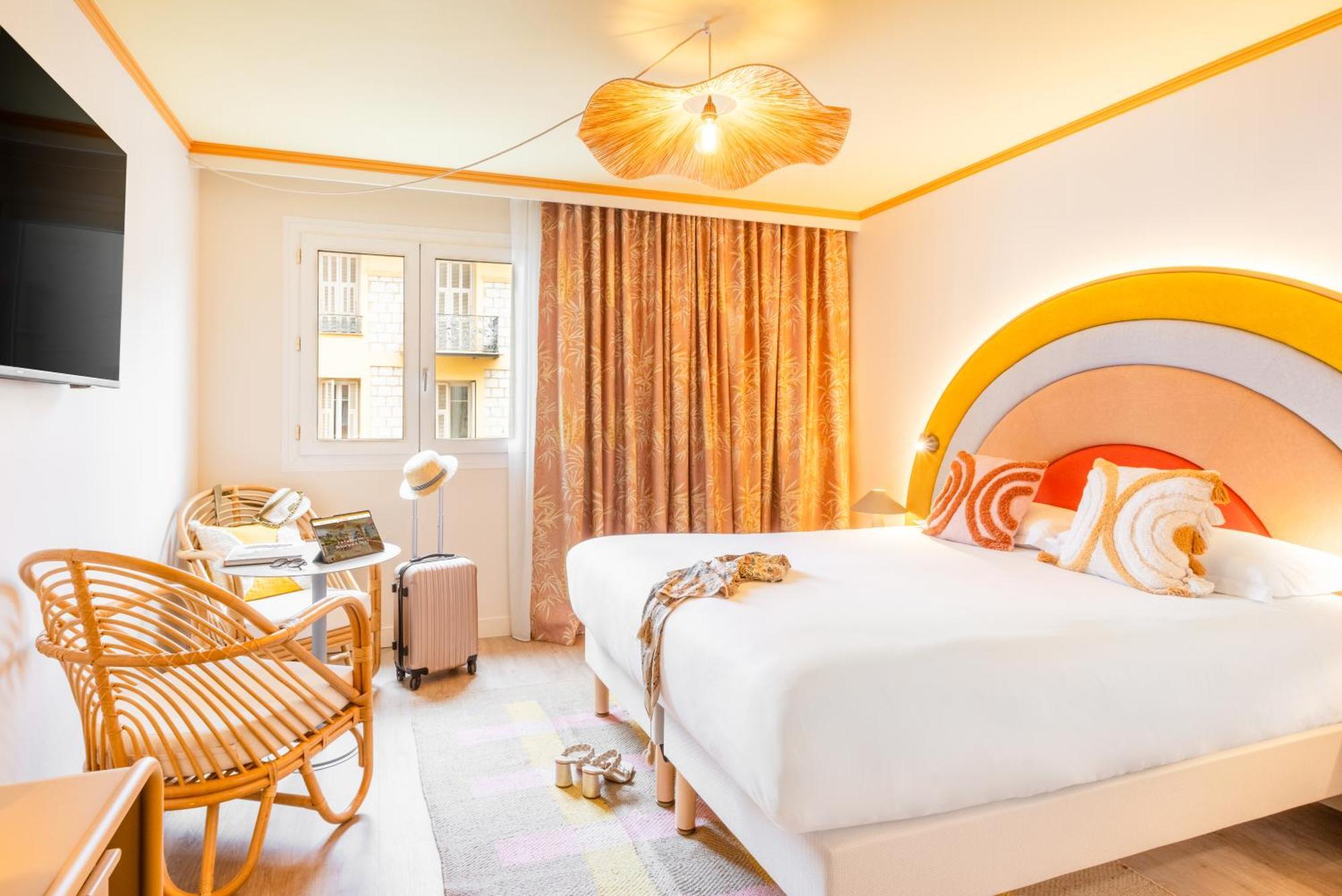 Nice Pam Hotel Fully Renovated Luaran gambar